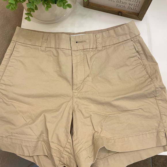 Old Navy Everyday Shorts size 0, 4 inch inseam!! - Picture 1 of 2